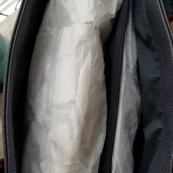 Tommy Hilfiger Tote Purse With Wristlet NWT - Picture 5 of 8